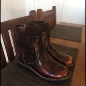 Bobbi Muk luk ankle boots